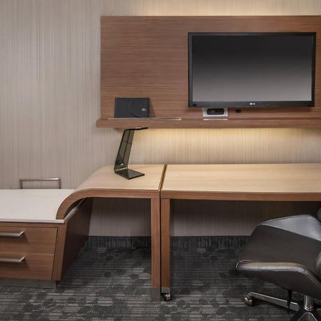 Courtyard By Marriott New York Queens, Jamaica 外观 照片