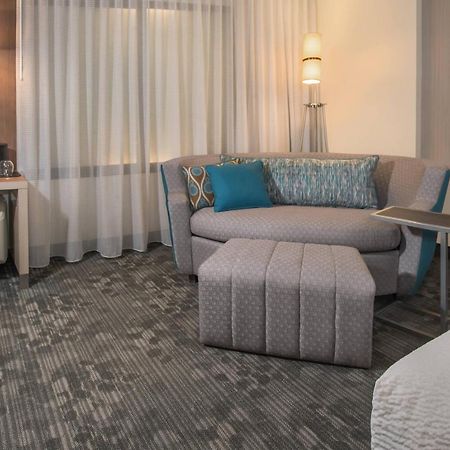 Courtyard By Marriott New York Queens, Jamaica 外观 照片