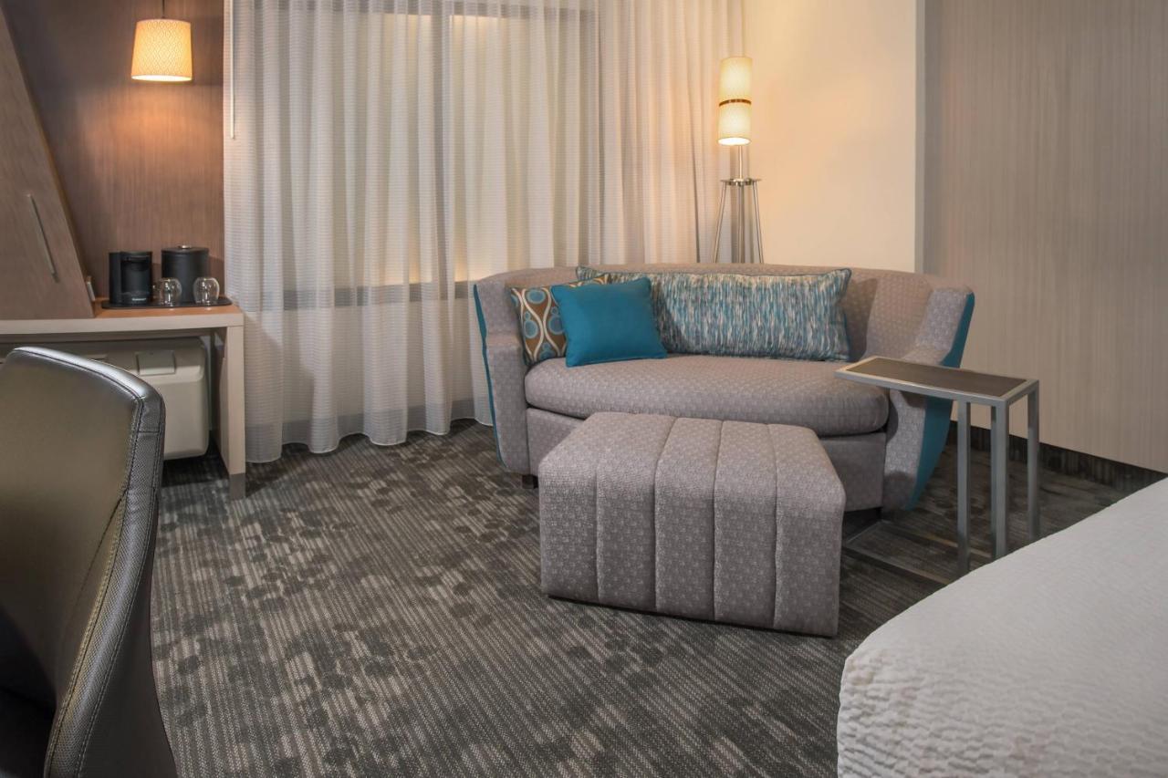Courtyard By Marriott New York Queens, Jamaica 外观 照片