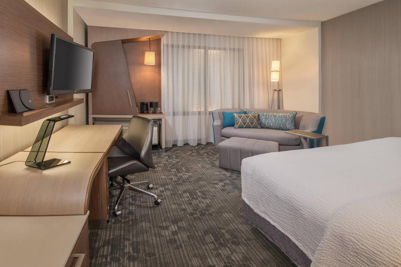 Courtyard By Marriott New York Queens, Jamaica 外观 照片